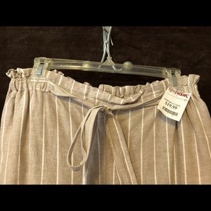 NWT Adorable straight leg linen pants w/ pockets